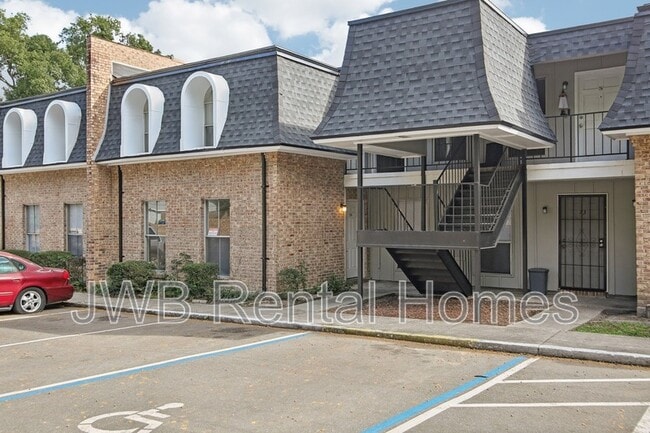 Building Photo - 7201 Arlington Expy Rental