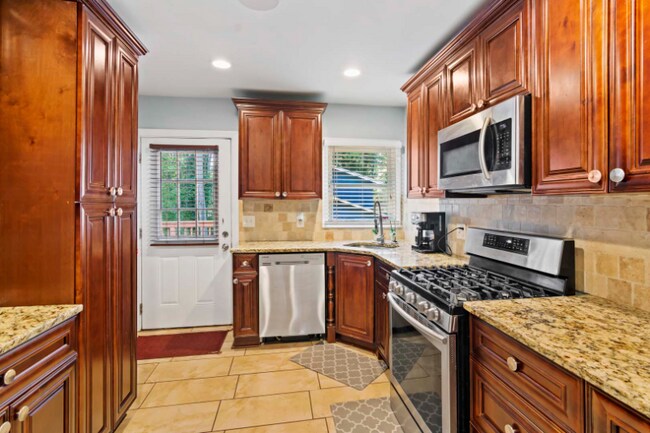 Photo - 1962 Beecher Rd SW