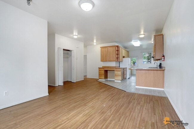Building Photo - 1105 W 34th Ave Unit 2