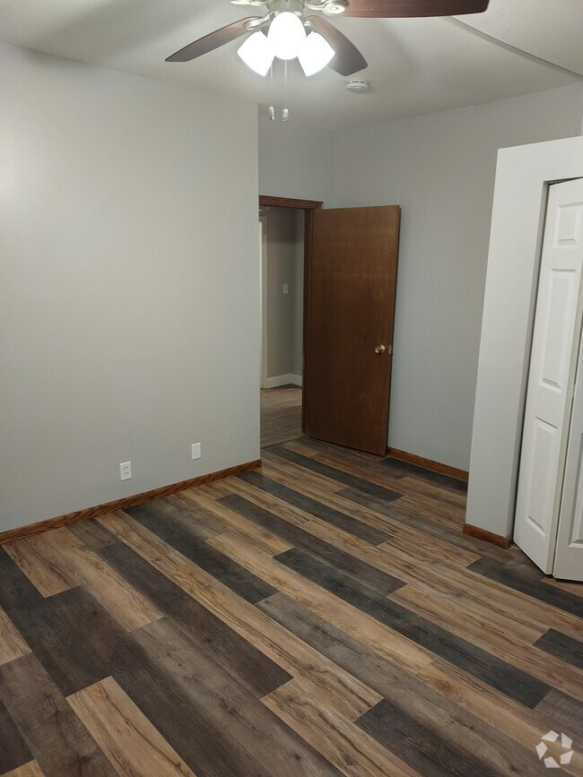 Building Photo - 530 7th St NW Rental
