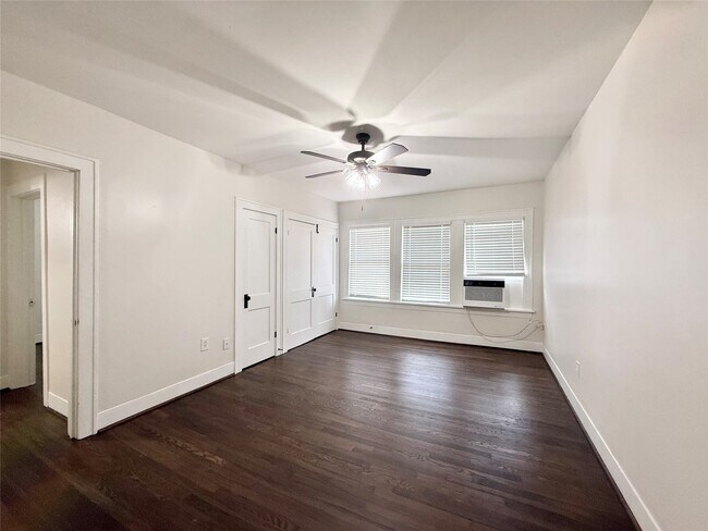 Photo - 1136 Berthea St Unit 15