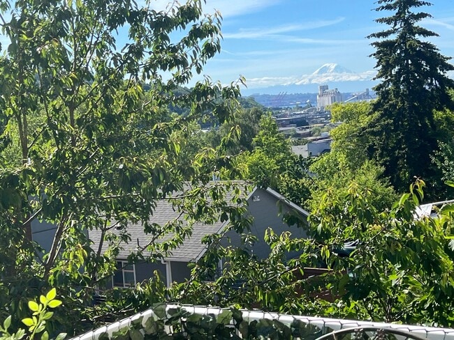 Photo - 2640-2623 23rd Ave W