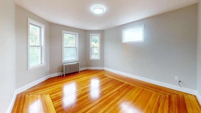 Building Photo - 214 Fellsway W Unit 3 Rental