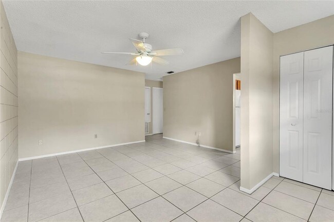 Photo - 230 S 4th St
