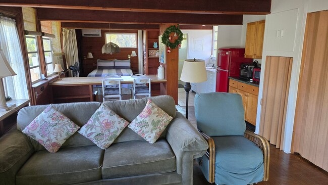 500 Hammock Rd Unit Upstairs