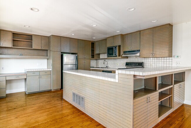 Photo - 60-62 GRENARD Apartments