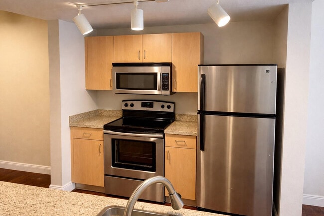 Photo - 533 NE 3rd Ave Unidad 340