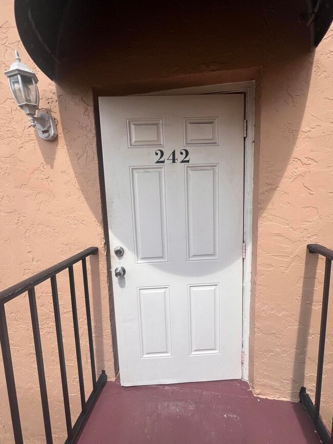 Building Photo - 6061 10th Ave N Unit 242
