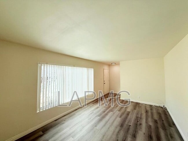 Photo - 625 Aerick St