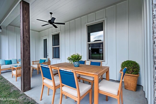 Photo - 117 Southern Oak Wy