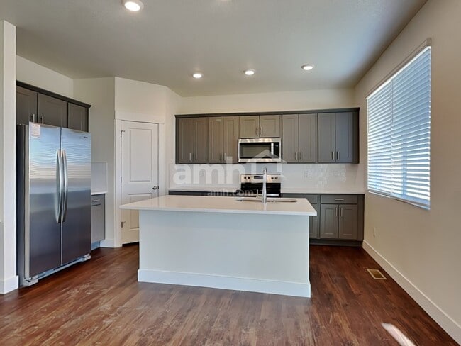 Photo - 3921 Wyedale Wy