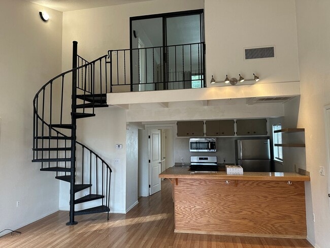 Building Photo - 1316 Chestnut St Unit 1316 chestnut  A