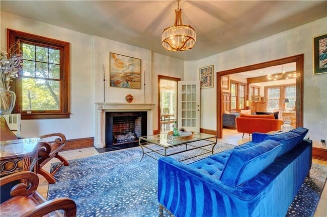 Photo - LARCHMONT