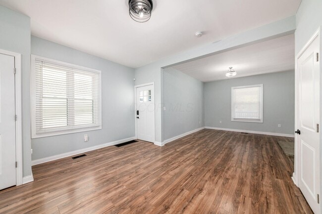 Photo - 997 Oakwood Ave