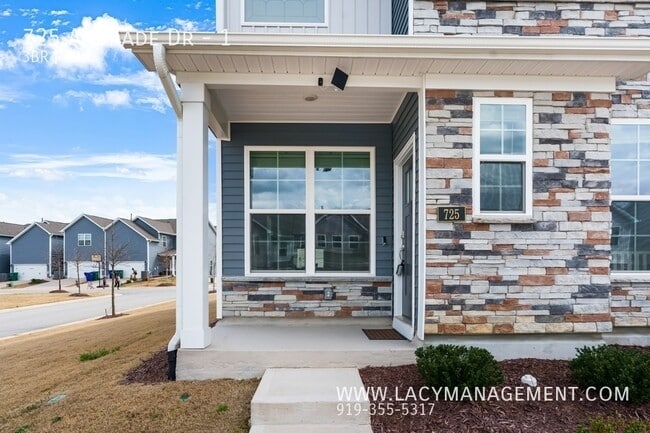 Photo - 725 Andrade Dr