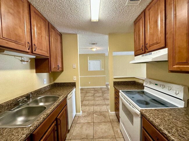 Photo - 2 Bedroom 1 Bath Available with Water, Tra...