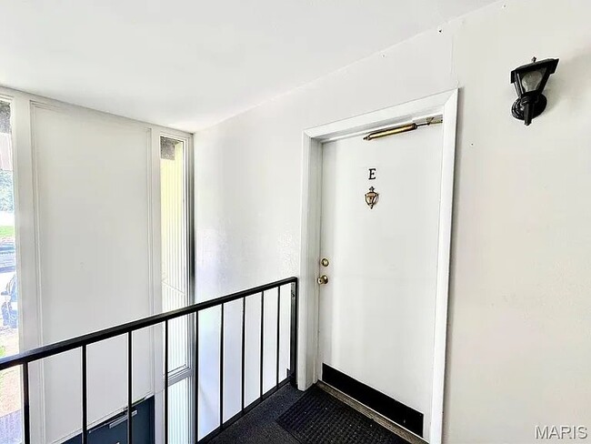 7601 Hazelcrest Dr Unit E