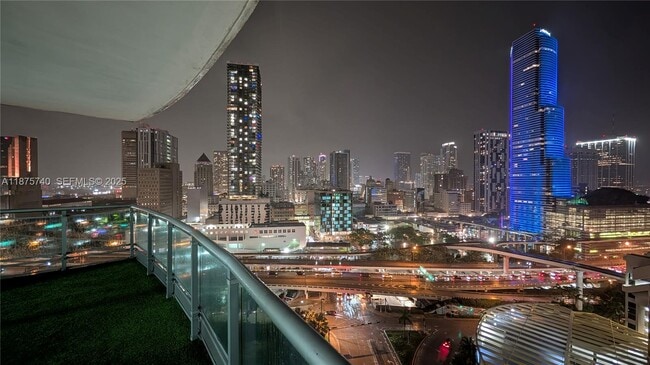 Photo - 350 S Miami Ave Unidad 1901