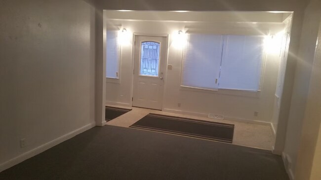 Photo - 214 6th St NW