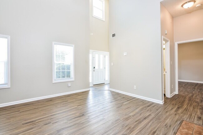 Photo - 3443 Oaktree Way