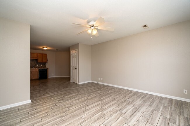Photo - 137 Maureen Dr Unit A