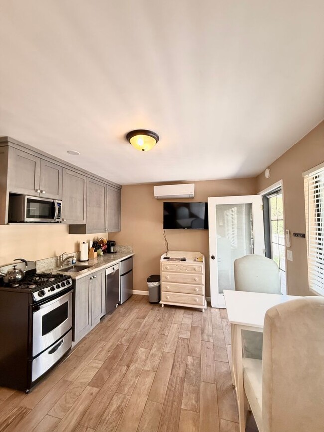 Photo - Charming 1 Bed 1 Bath Studio Available 6/1/26!!