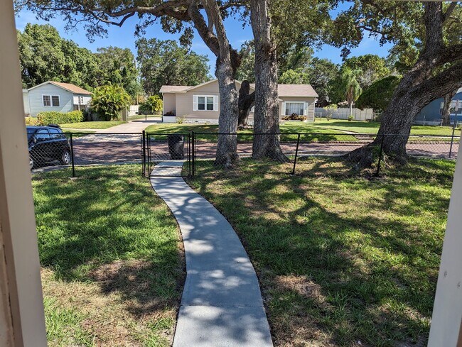 Photo - 725 17th Ave S