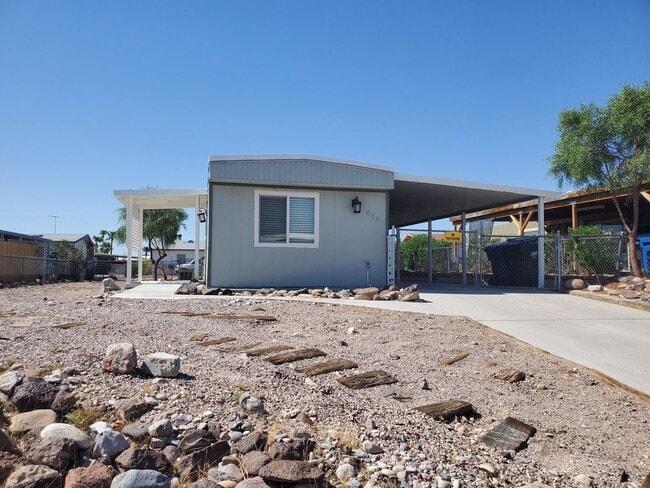 Building Photo - Bullhead City! 2 Bedroom Available/2 Bath ... Rental