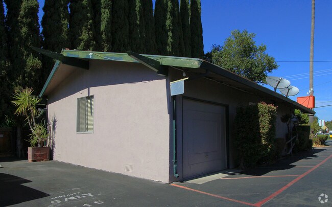 Photo - Gregory Arms Apartments