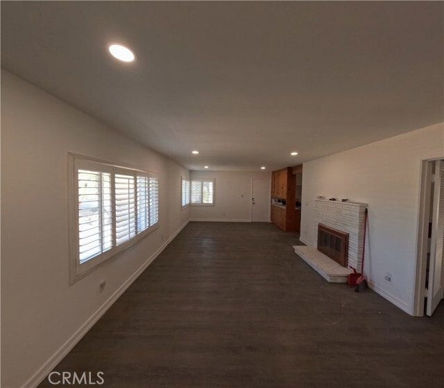 255 W La Verne Ave
