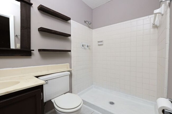Photo - 232 Pinewood Dr