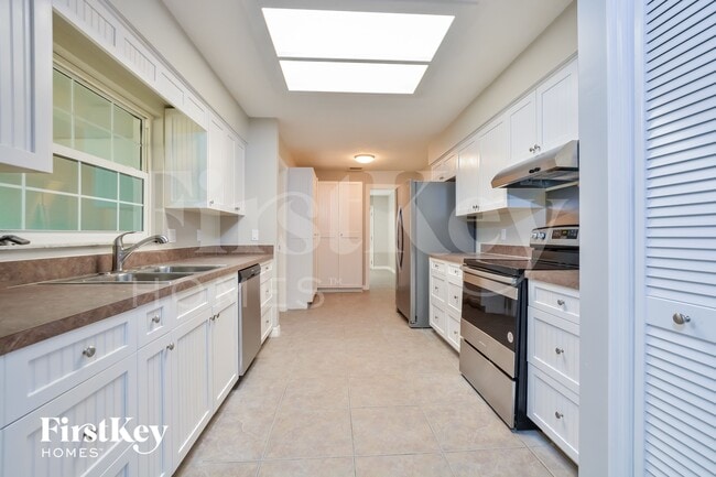 Photo - 971 Buttercup Terrace