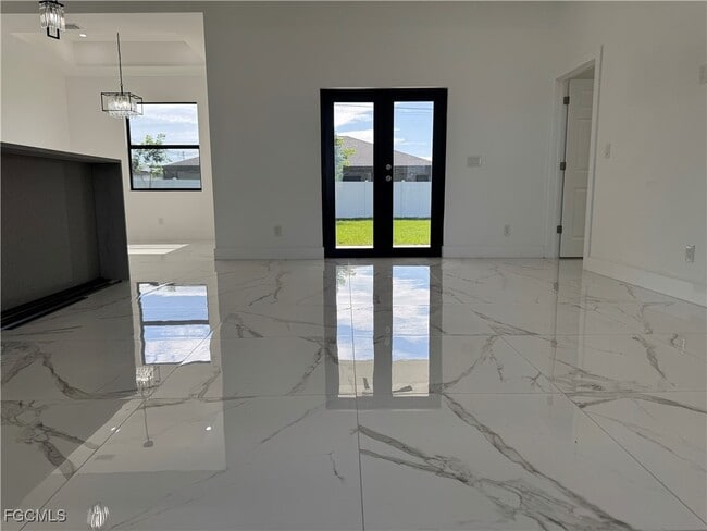 Photo - 707 NE Juanita Pl