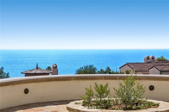 28 Cliffhouse