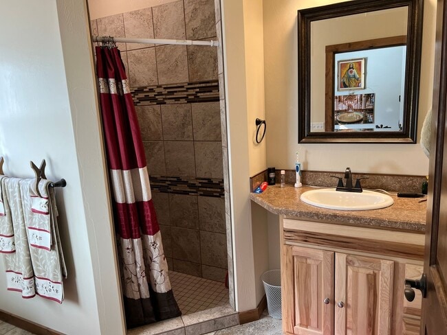 Photo - 11 Fieldcross Ln Unidad B