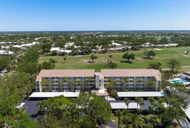 Building Photo - GORGEOUS 2 BEDROOM, 2 BATHROOM 1ST FLOOR CONDO LOCATED IN THE HIGHLY SOUGHT AFTER TENTH FAIRWAY A...