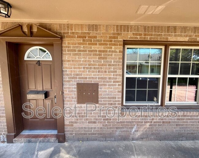 Building Photo - 819 W Matthews Ave Unit 4