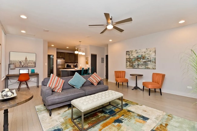 Photo - 836 W Wilson Ave Condo