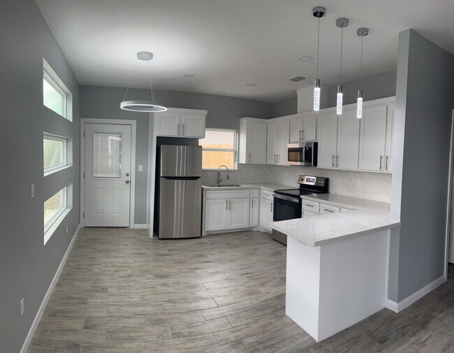 Photo - 1608 Angelina Dr Unit 3