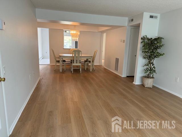 Photo - 525 Belford Rd
