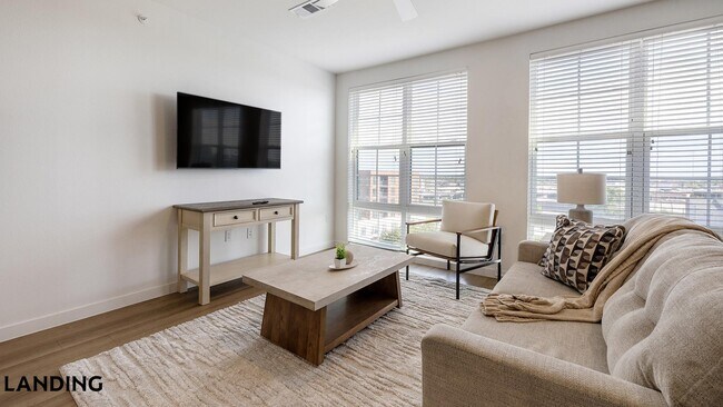 3900 Commerce St Unit 704