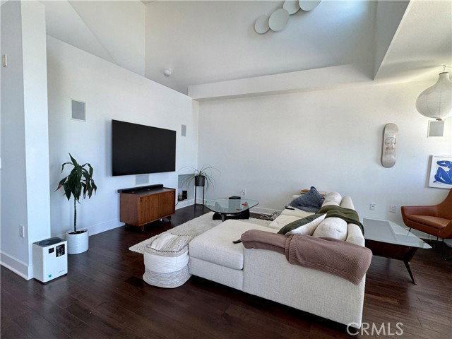 4211 Redwood Ave