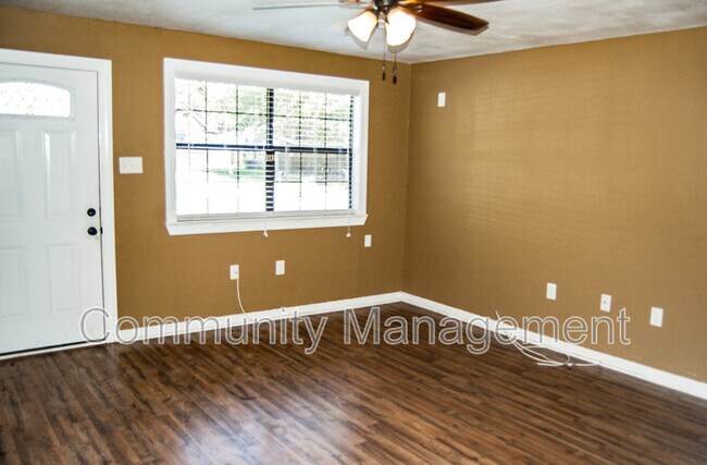 Photo - 16678 S Amite Dr