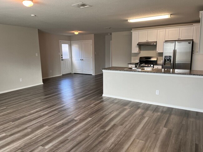 Photo - Cozy and conveniently located home ready f...