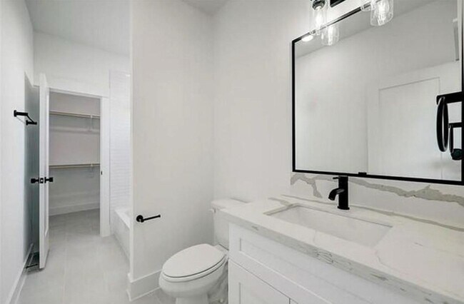 Photo - 3018 Delano St