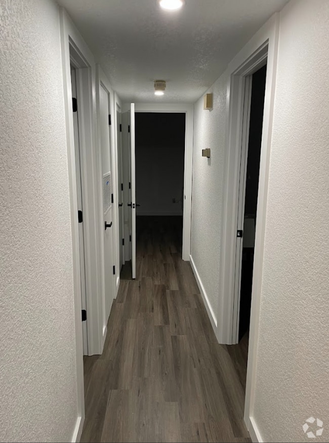 Building Photo - For Rent: Beautifully Remodeled 2 Bed, 2 B... Unit 210 Rental