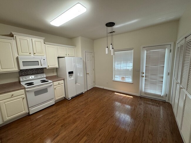 Photo - Great Franklin Condo in Hardison Hills!