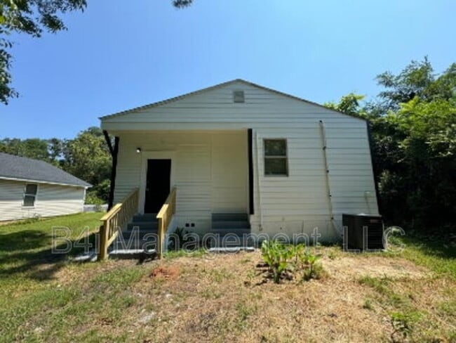 Photo - 407 Circus St