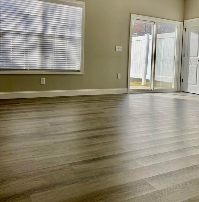 Photo - 1150 Maid Marian Ln