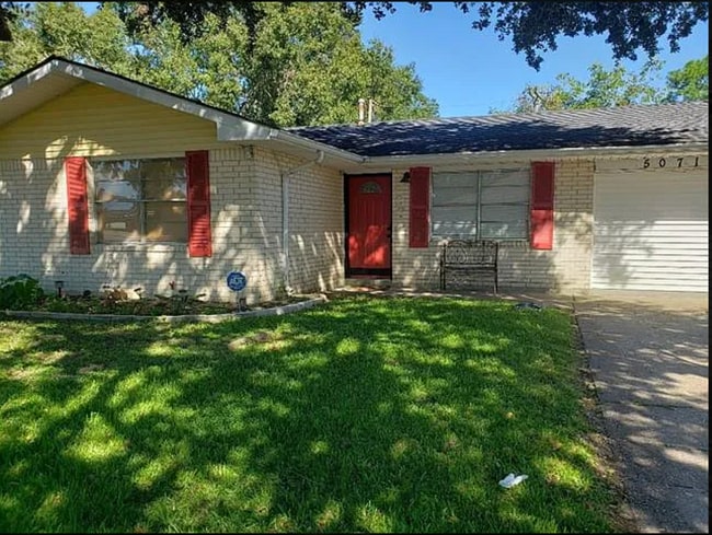 front exterior - 5071 Lyons Ct House